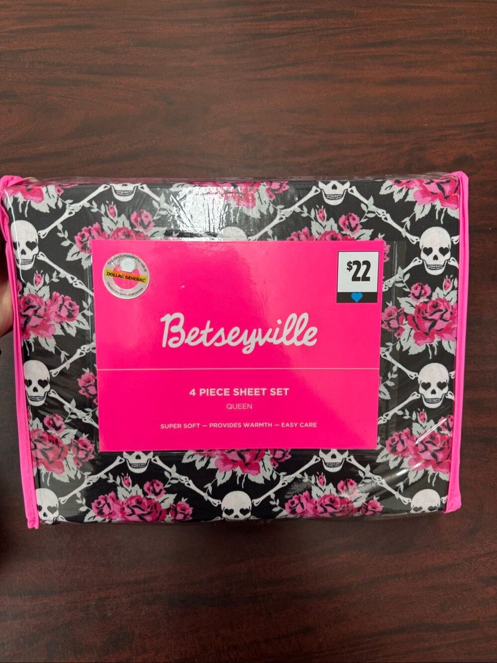 Betseyville by Betsey Johnson 4 Piece Queen Set- Skulls and Roses